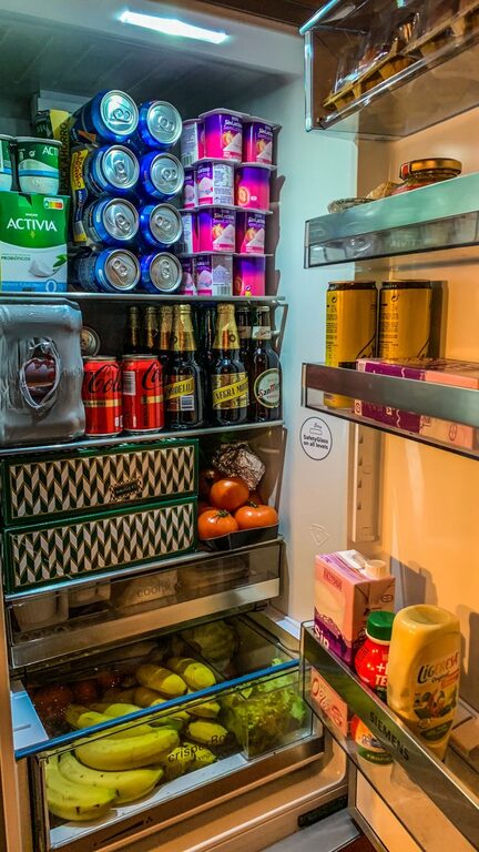 Jak lepiej zorganizować lodówkę i ograniczyć marnowanie jedzenia